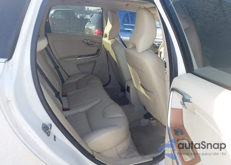 2015 Volvo Xc60 T6 Platinum from USA, damaged, VIN YV4902RM3F2744307